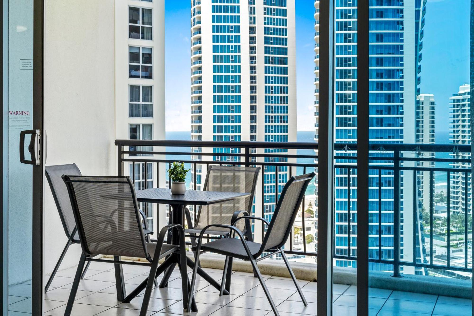 Chevron Renaissance - Self Contained & Privately Managed Apartments Gold Coast Dış mekan fotoğraf